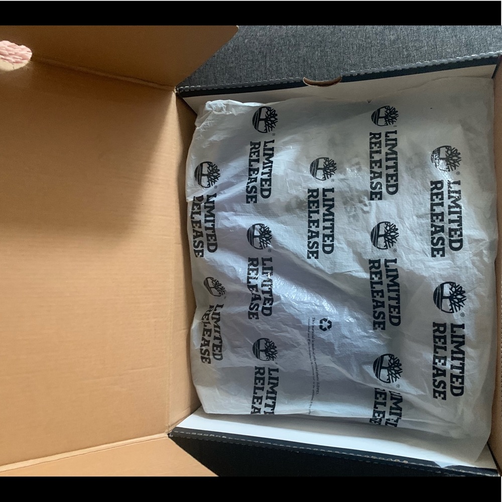 Timberland Boots - Picture 6 of 6